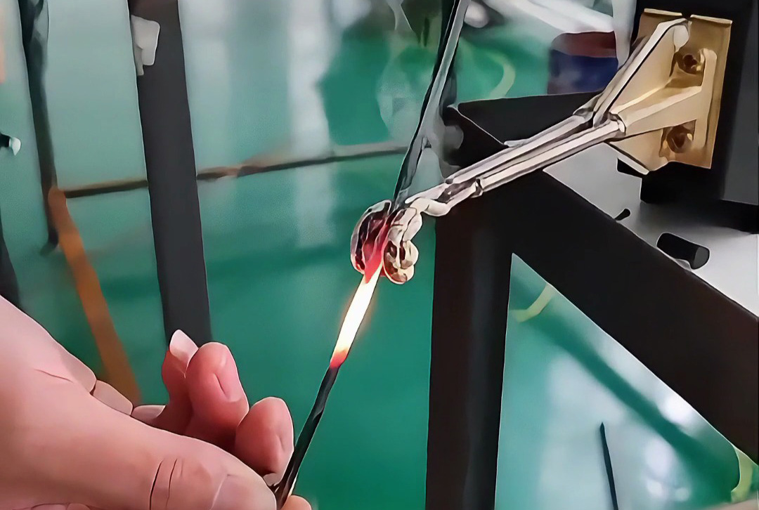 粉絲要的小型超高頻加熱機來了！220V 供電 + 6kW 功率，焊接 / 退火全適配！