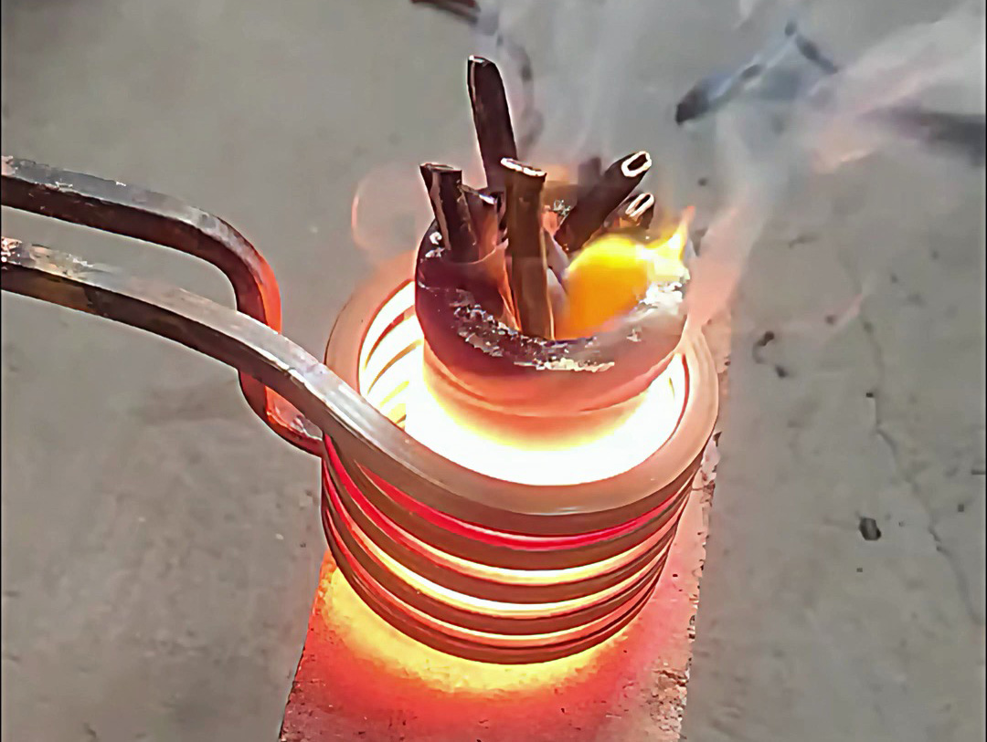 這款只要220V電壓的小型高頻熔煉爐是不是您想要的融化金屬設備