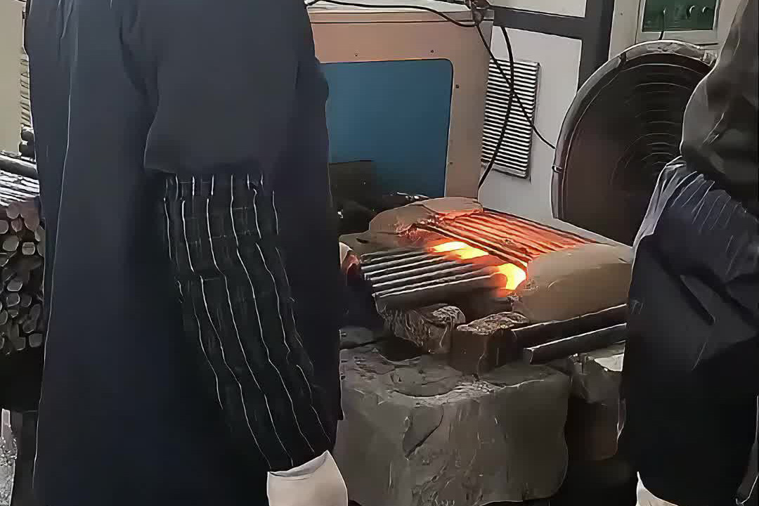 棒料加熱鍛打效率革命！海瑞拓感應加熱設備，幾秒升溫上千度