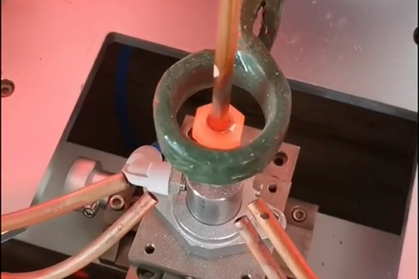 高頻焊機(jī)的實(shí)際作用與主要用途以下　